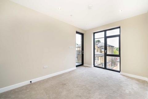 2 bedroom flat to rent, The Mall, London W5