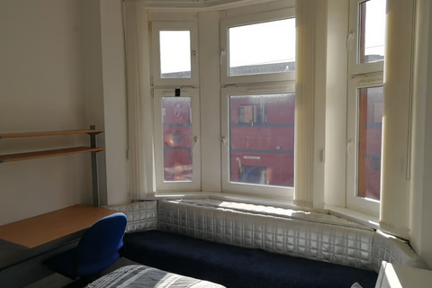 2 bedroom flat share to rent, Hathaway Lane, Glasgow G20