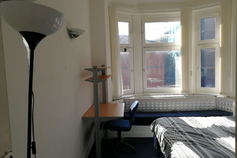 2 bedroom flat share to rent, Hathaway Lane, Glasgow G20