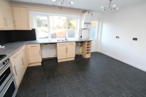 4 bedroom terraced house to rent, Beverley Close, Kent, ME8