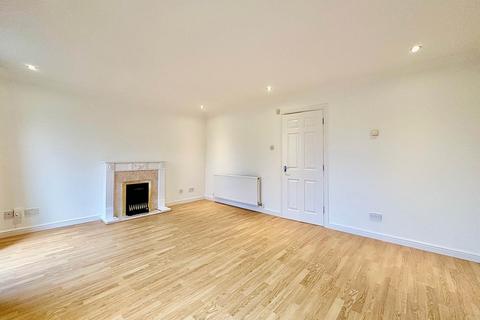 4 bedroom townhouse to rent, Coverdale Road, Friern Barnet, London N11