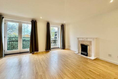 4 bedroom townhouse to rent, Coverdale Road, Friern Barnet, London N11