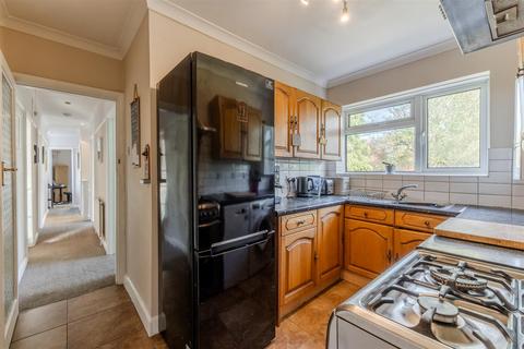 3 bedroom maisonette for sale, Beechwood Park, South Woodford