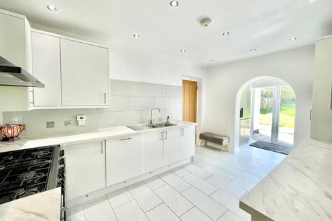 6 bedroom detached house for sale, Kings Drive, Eastbourne, East Sussex, BN21