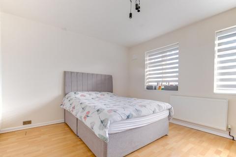 3 bedroom semi-detached house for sale, Faraday Avenue, Quinton, Birmingham, West Midlands, B32