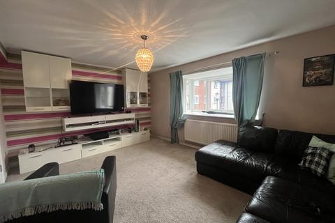 3 bedroom flat to rent, Reeves Court, Eccles New Road, Salford, M5 5AE