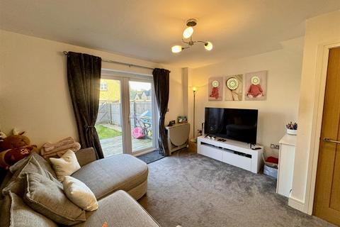 3 bedroom townhouse for sale, Water Meadow Drive, Denholme, BD13 4FA