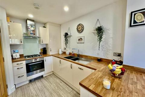 3 bedroom townhouse for sale, Water Meadow Drive, Denholme, BD13 4FA