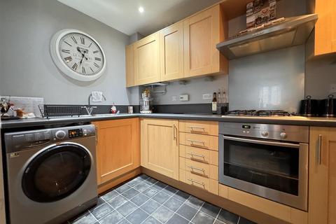 2 bedroom property for sale, Woodcutters Mews, Swindon SN25