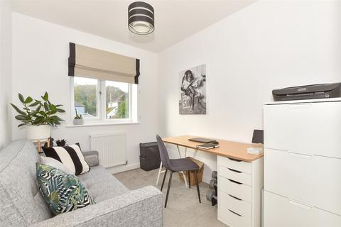 2 bedroom flat for sale, Park View, Sturry, Canterbury, Kent