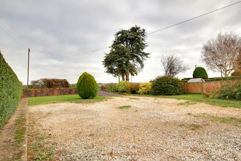 3 bedroom detached bungalow for sale, Clanfield, Waterlooville