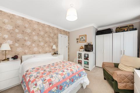 22 Meridian Road, London, SE7 8QJ