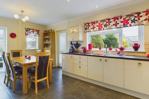 5 Caradon Close, Callington, PL17 7HF