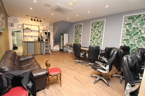 Retail property (high street) to rent, Bellegrove Road, Welling, DA16