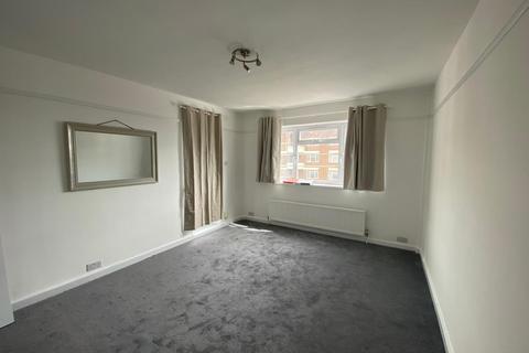 1 bedroom flat to rent, Great West Road, Isleworth TW7