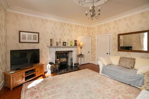 1 bedroom flat for sale, 6 Glenogle House (off Bell Place), Stockbridge, Edinburgh EH3 5HR