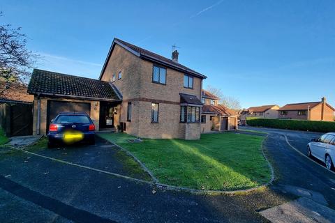 4 bedroom detached house for sale, Tremains Court, Brackla, Bridgend County. CF31 2SS