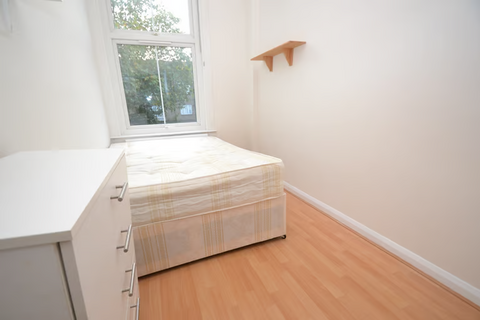 2 bedroom flat to rent, Ladbroke Grove, London W10