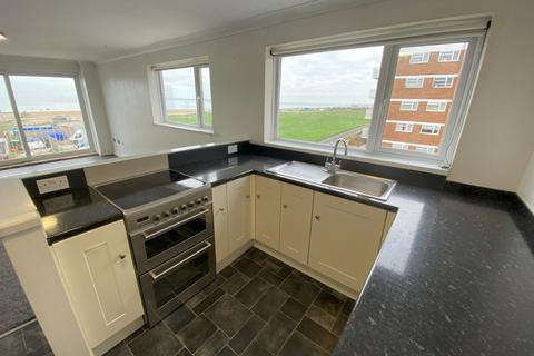 2 bedroom flat for sale, Sea Front, Hampshire PO11