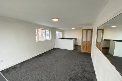 2 bedroom flat for sale, Sea Front, Hampshire PO11