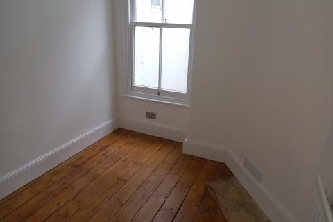 3 bedroom apartment to rent, Rushcroft Road, Brixton SW2