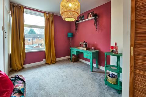 21 Avenue Grove, Harrogate, HG2 7PD