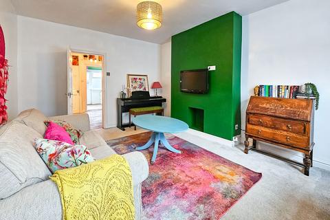 21 Avenue Grove, Harrogate, HG2 7PD