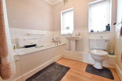 3 bedroom terraced house for sale, Wilson Avenue, Rochester, ME1