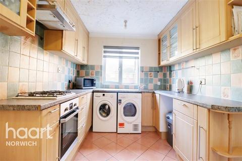 4 bedroom semi-detached house to rent, Norwich