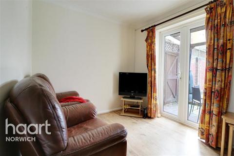 4 bedroom semi-detached house to rent, Norwich