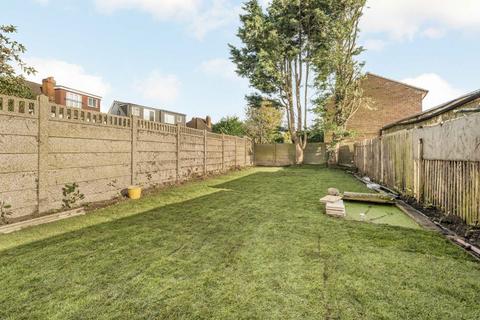 10 Hatherop Road, Hampton, TW12 2RH