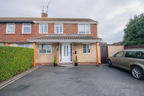 2 bedroom end of terrace house for sale, Grampian Grove, Chelmsford