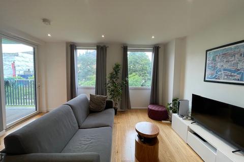 1 bedroom in a flat share to rent, Greenford Avenue, Southall UB1