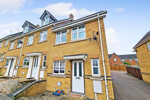 2 bedroom terraced house to rent, Windsor Road, Rushden NN10