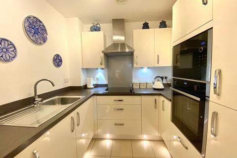 1 bedroom apartment for sale, Hempstead Road, Bovingdon HP3