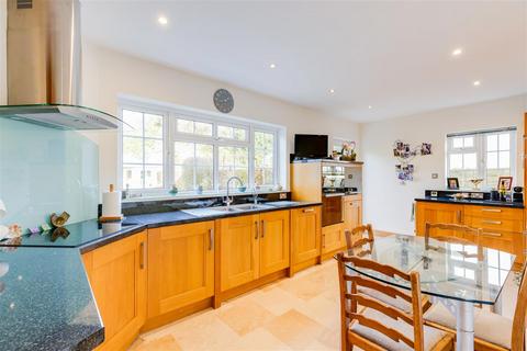 4 bedroom detached house for sale, Maendy, Nr Cowbridge, Vale of Glamorgan, CF71 7TG