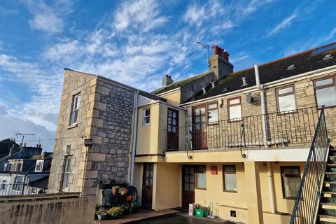 Studio to rent, Easton Street, Portland