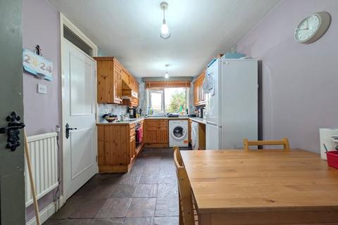 3 bedroom end of terrace house for sale, Southern Avenue, Feltham, TW14