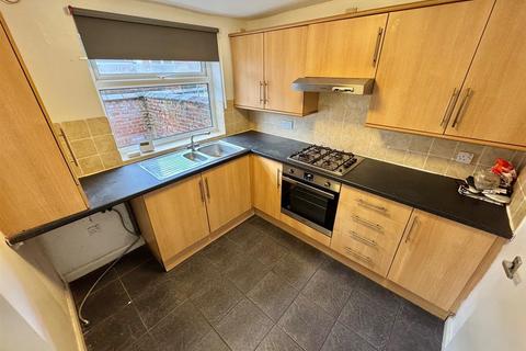 3 bedroom terraced house to rent, Albion Street, Sale, M33 7TA