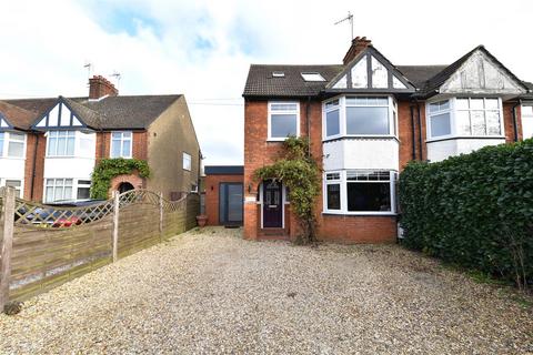 4 bedroom semi-detached house for sale, West View, Todds Green, Stevenage