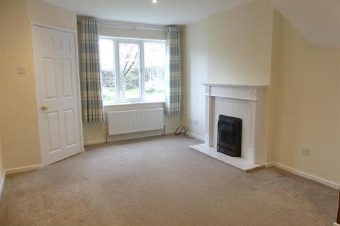 2 bedroom townhouse to rent, Coverley Garth, Yeadon LS19