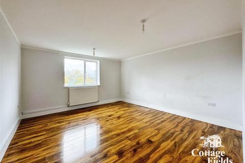 2 bedroom flat to rent, Coolgardie Avenue, London