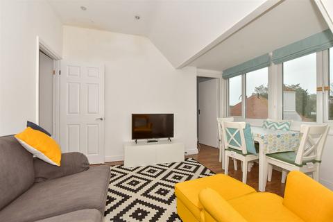 2 bedroom flat for sale, Kingsgate Avenue, Broadstairs, Kent