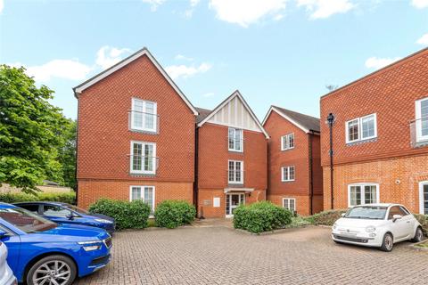 1 bedroom flat to rent, East Hill Road, Oxted, Surrey, RH8