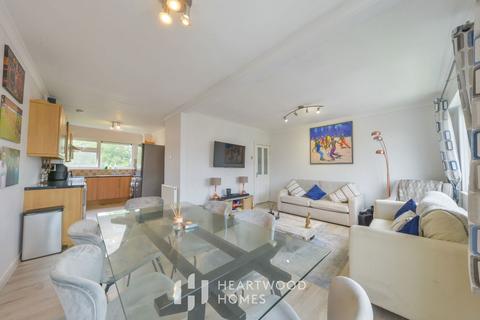 2 bedroom apartment to rent, Chiltern Road, St. Albans, AL4 9SY