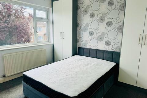 19 Byron Way, Hayes, UB4 8AT