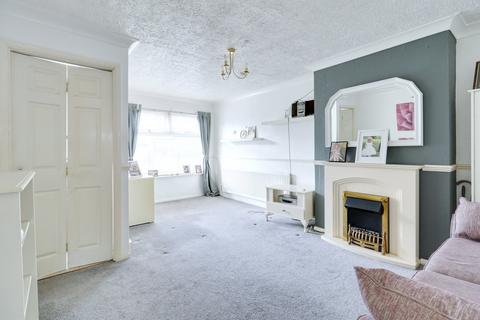 2 bedroom semi-detached bungalow for sale, South Hall Drive, Rainham RM13