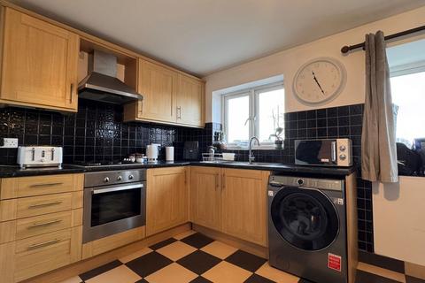 1 bedroom apartment to rent, Woodlands Road, Gillingham, ME7