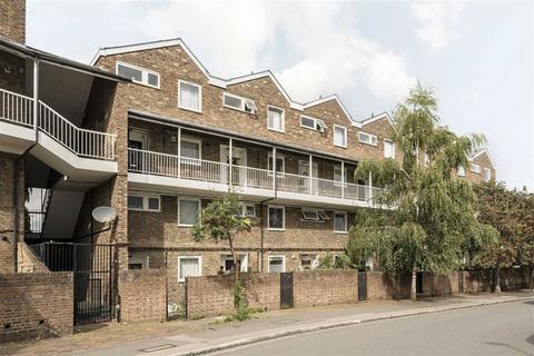 3 bedroom flat to rent, Tanners Hill, London SE8