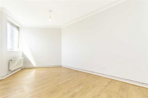 3 bedroom flat to rent, Tanners Hill, London SE8